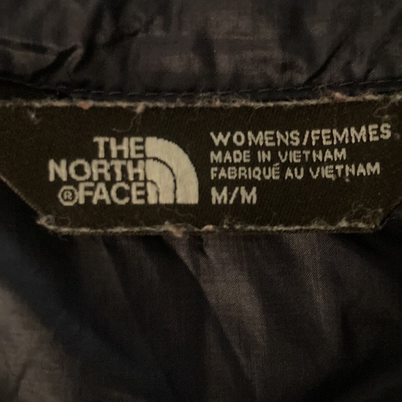 North Face lightweight down vest gently warn LIKE NEW IN GREAT CONDITION! - Picture 3 of 10